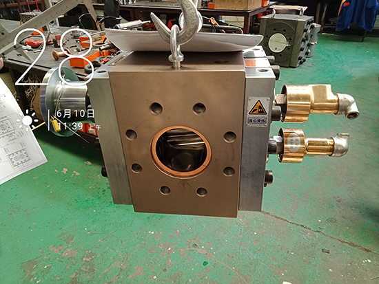 melt gear pump for thermoplastic materials
