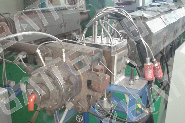 melt pump for wire extrusion system