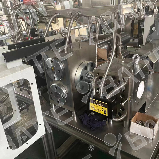 melt pump for extrusion