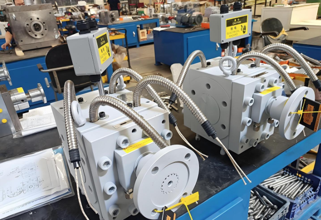 melt pump for extruder