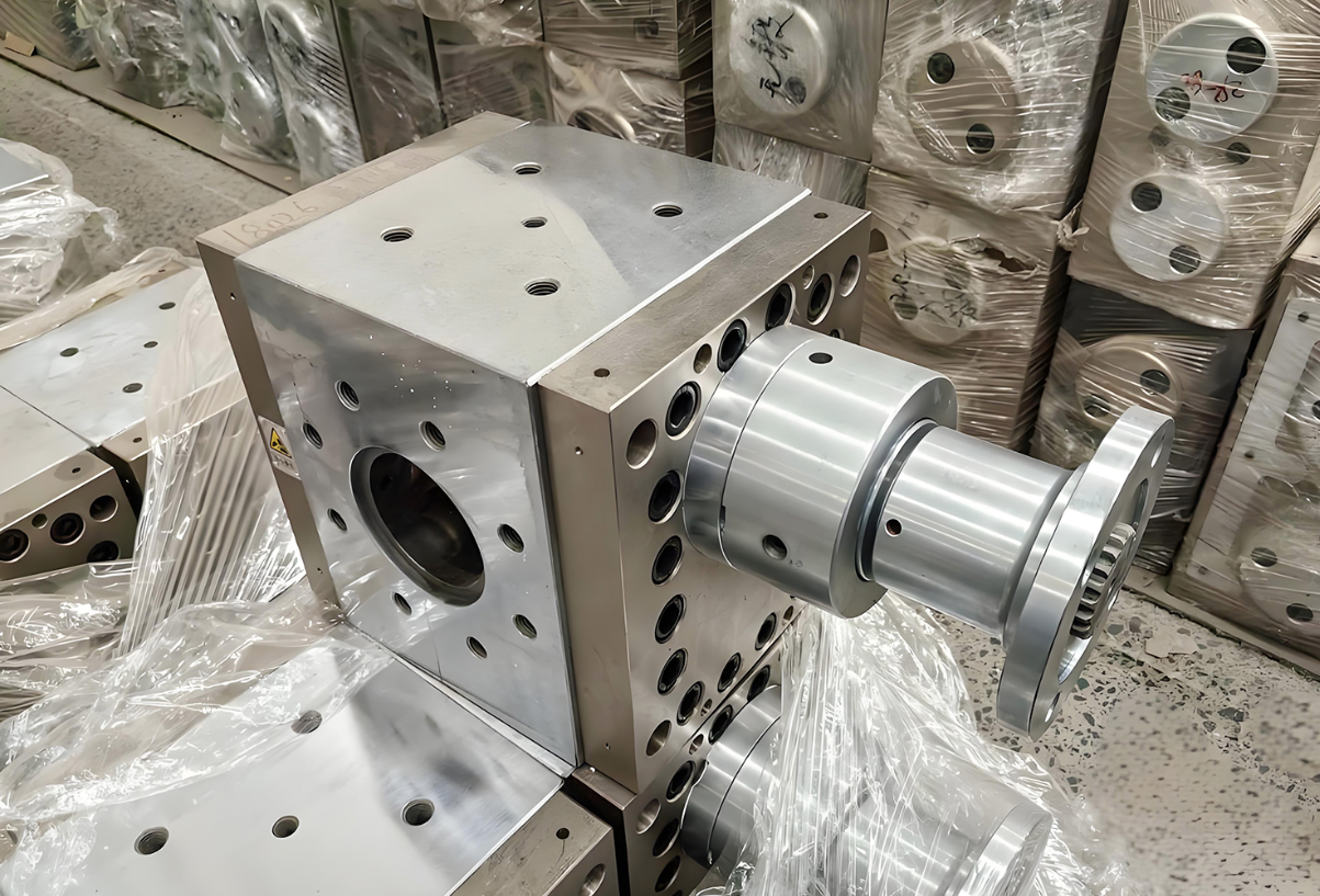 melt pump for plastic strapping line