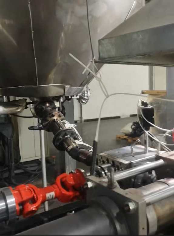 melt pump in transparent nylon pelletizing line