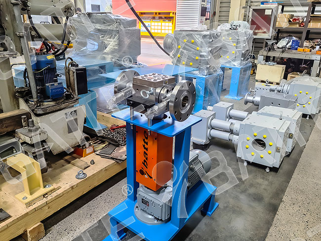 Melt pump C1 upward installation