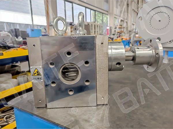 melt metering pump