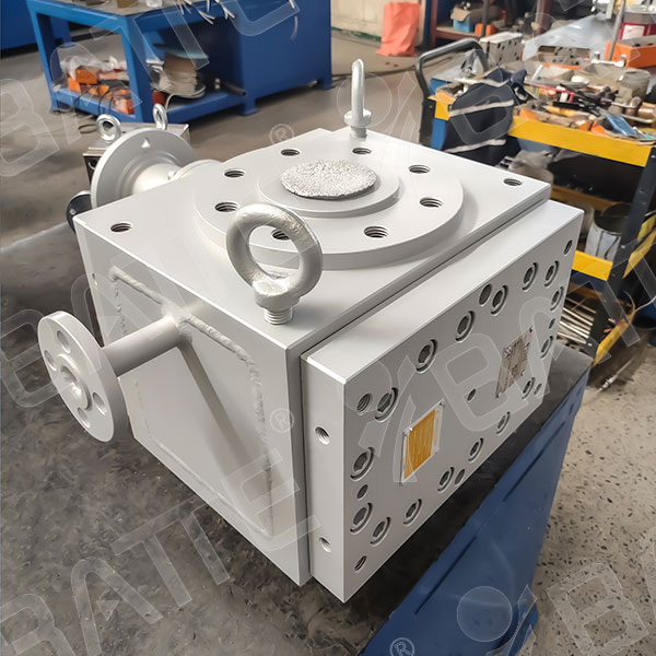 pipeline pressure-boosting melt pump
