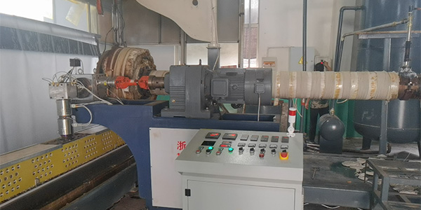 polymer melt gear pump