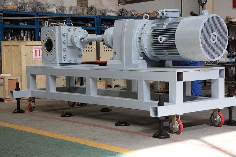 PVC extruder melt pump