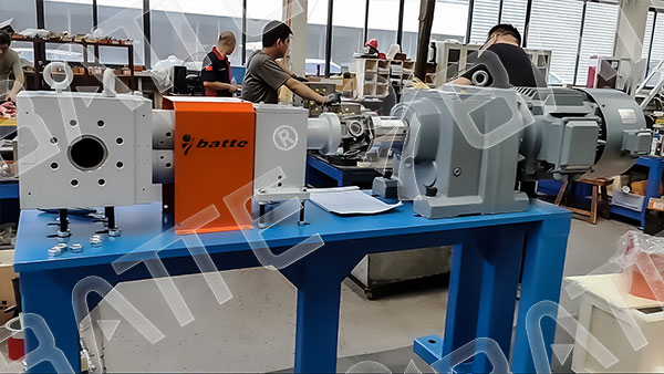 thermoplastic melt pump