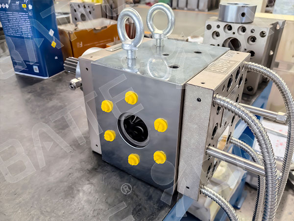 Polymer melt pump