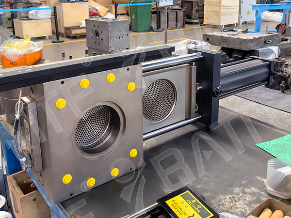 screen changer in extruder