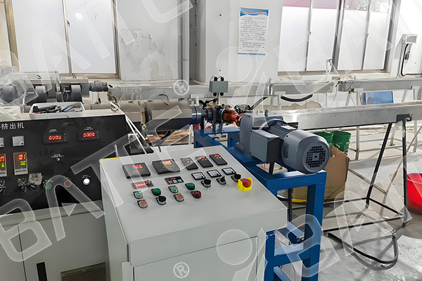 Polymer melt pump