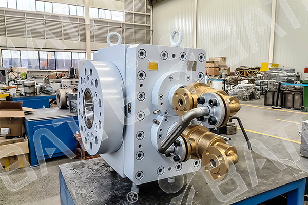 thermoplastic melt pump