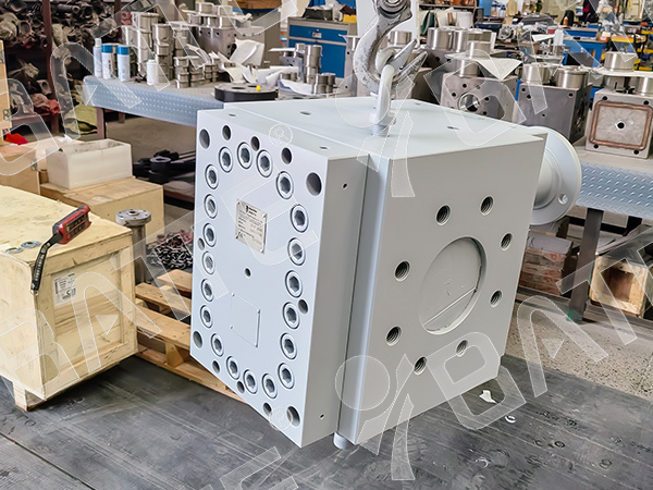 Polymer melt pump